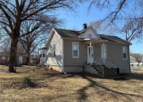 904 Johnson Street, Vandalia, Illinois 62471, 3 Bedrooms Bedrooms, 5 Rooms Rooms,1 BathroomBathrooms,Residential,For Sale,Johnson,MAR25014256