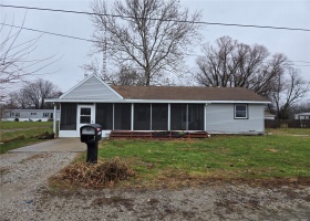 521 8th Street, Ramsey, Illinois 62080, 3 Bedrooms Bedrooms, 7 Rooms Rooms,1 BathroomBathrooms,Residential,For Sale,8th,MAR24076229